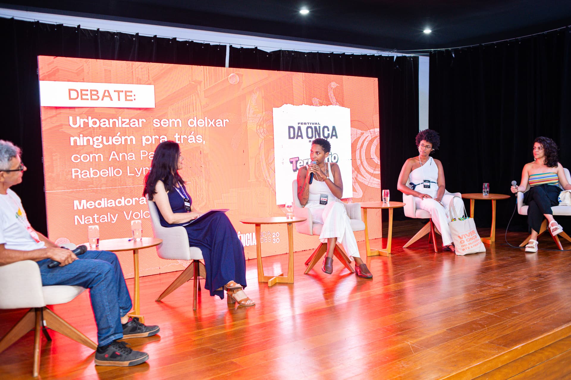 Debate 'Urbanizar sem deixar ninguém pra trás' na conferência Cidades 20-30